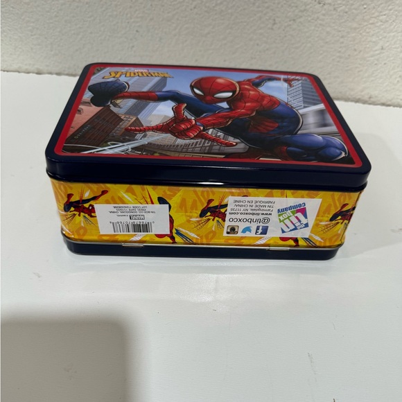 MARVEL Spider-Man Embossed Metal Lunch Box!TinBox - Picture 5 of 8